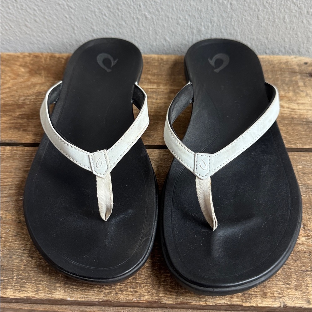OluKai Ho Opio Flip Flop Black White Womens Shoe size 10 - Picture 2 of 5